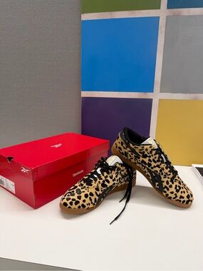 NWB Reebok Cheetah Print Ponyhair Trainers size 11